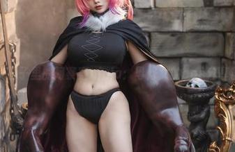 平淡日子里的阿寨寨ninja：母修女的cos分享日常