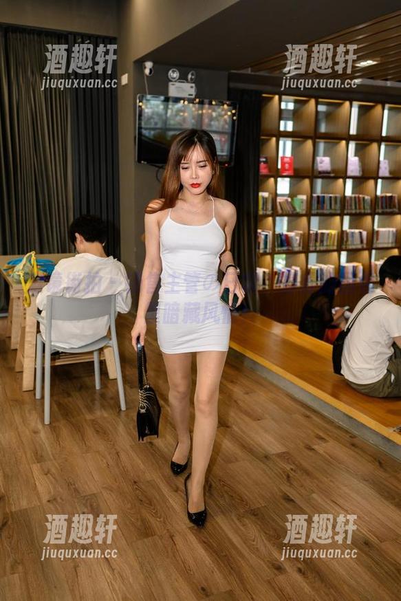魔镜街拍-婷婷 魔镜街拍 - 销售主管の日常?婷婷的图包里暗藏风情!