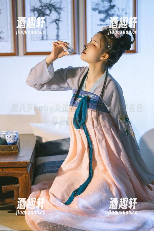 鹿八岁baby 鹿八岁baby女孩的梦境合集:漫游在色彩里的幸福片刻