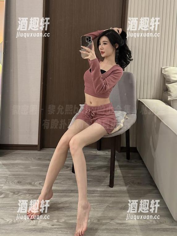 黎允熙baby 微密圈 - 黎允熙baby的小合集,私拍里有股扑面而来的自由感。