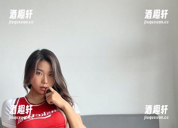 微密圈 - 女仆风潮：黑饱宝带来的美图与资源